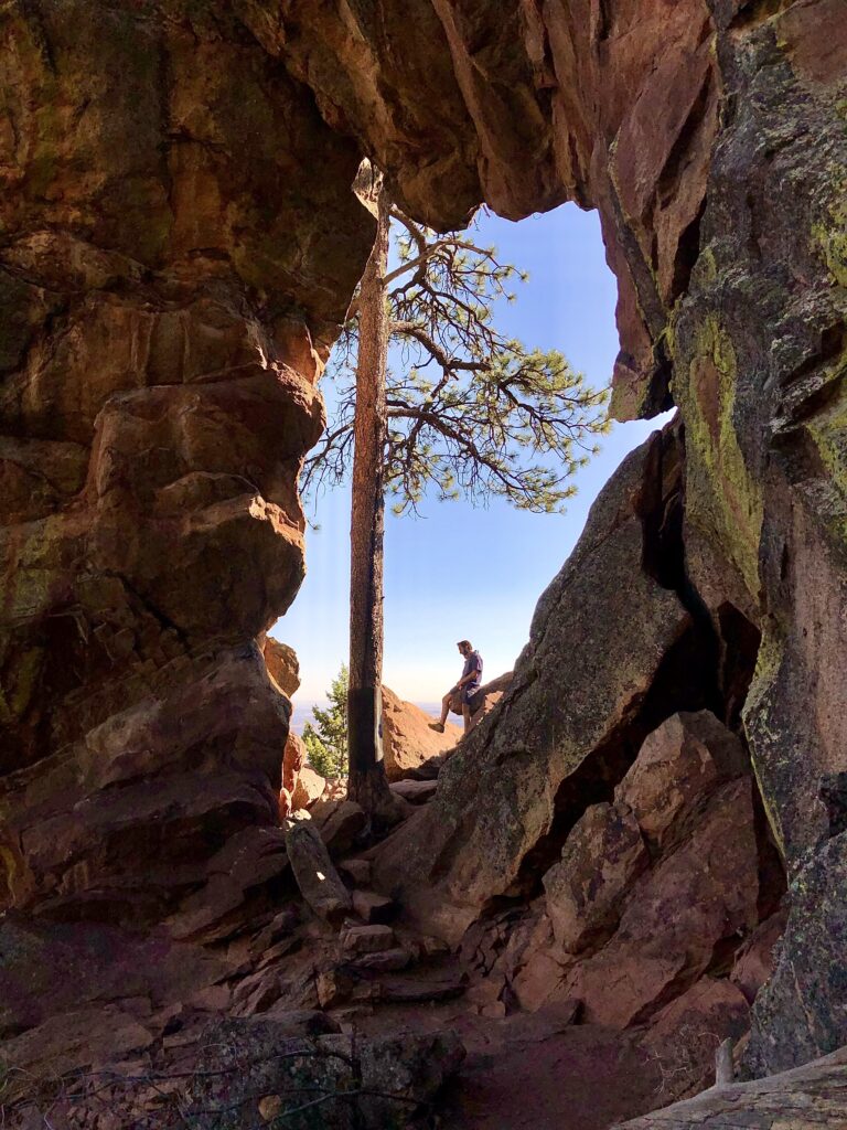 red sandstone arch, boulder